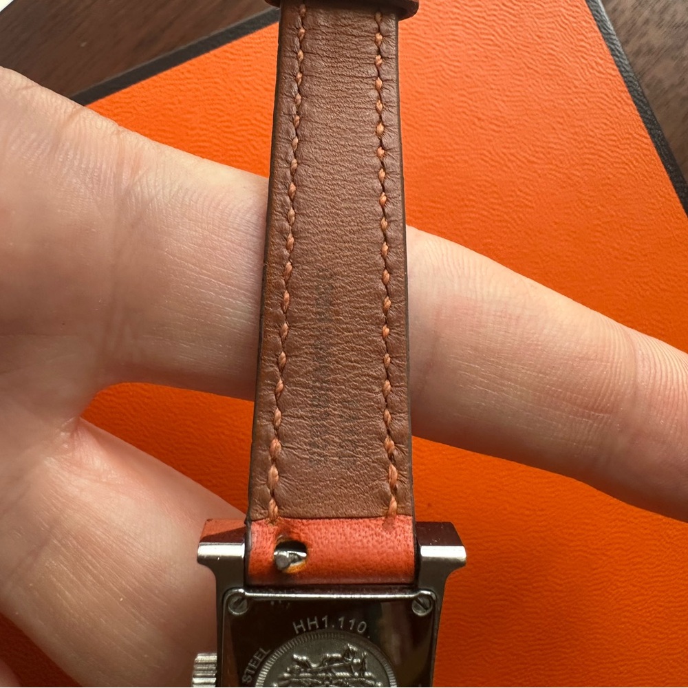 Hermès Orange Leather Watch - Picture 5 of 7